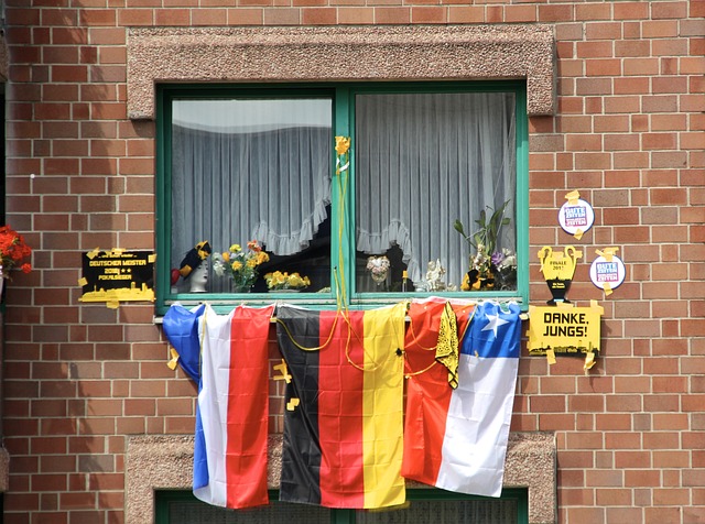 拜仁依然保 拜仁依然保